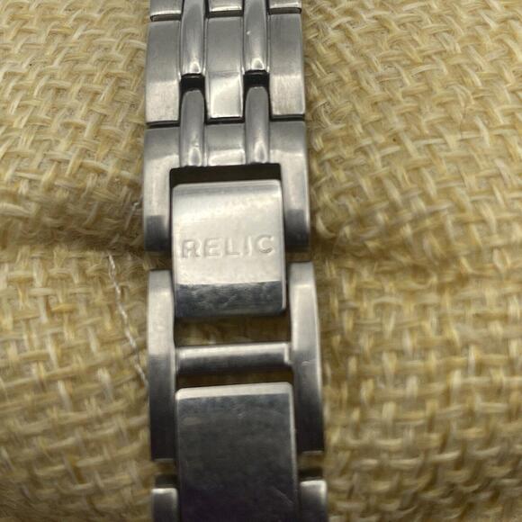 Relic Wet Ladies Watch ZR11787 Pink Face Silver Case CZ Crystals 165 Ft Date - Picture 5 of 6